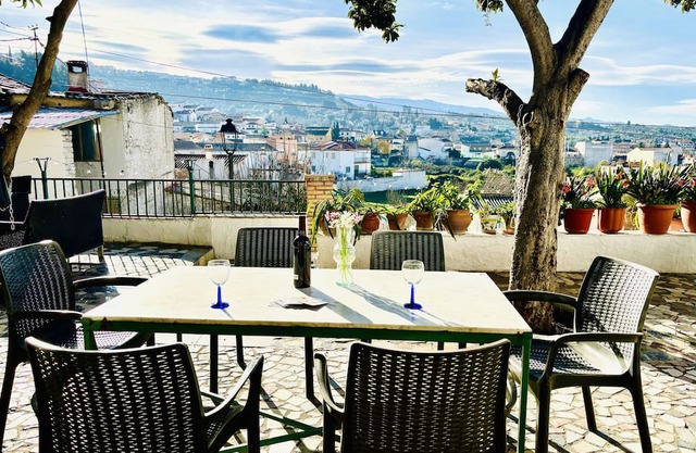 Super Casa al Lado de Granada. Casa Ideal Para Familias y Amigos, Gran Terraza
