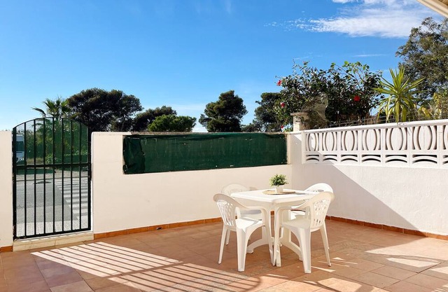 Global Properties: Apartment 200 meters away from the sea in Canet