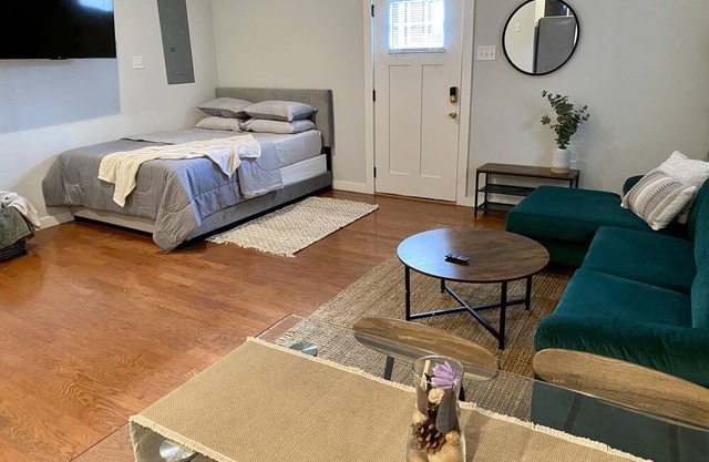 Prime Location! Cozy Studio in Shockoe Bottom
