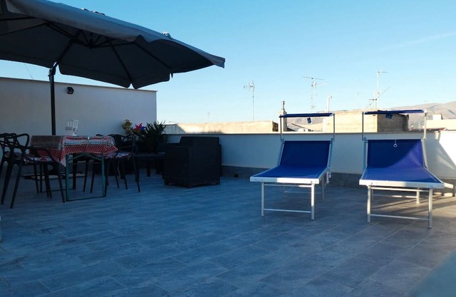 Casa Luna with Private Terrace, Wi-Fi and Air Conditioning