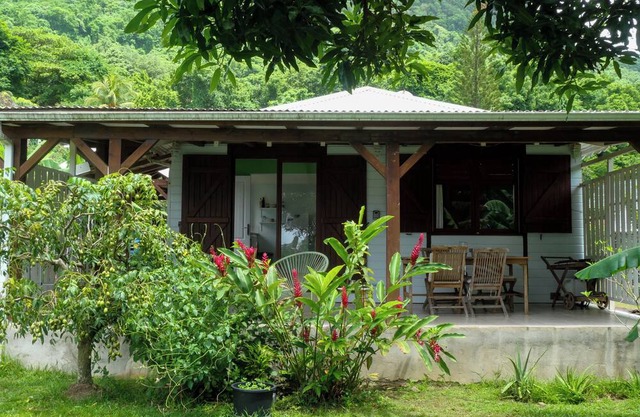 Villa Ti Kaz Houelmont nested in a tropical garden next to Riviere Sens beach