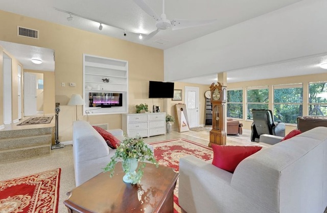 Jacuzzi Retreat Family Stay Orlando
