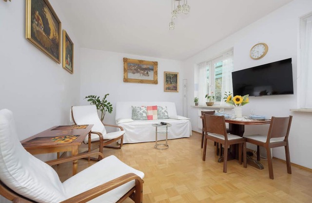 Literacka 13A Warsaw | Bright Stylish Apartment Parking & Balcony
