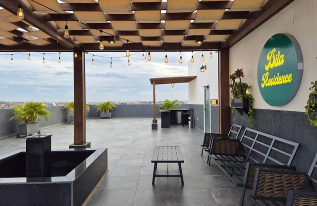 Chic 1-bedroom apartment with AC, rooftopterrace fitness room in wonderful Accra