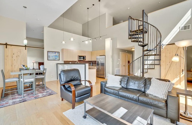 3 Bedroom condo in heart of DTC - Greenwood Village