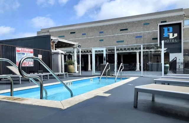 Spacious Scenic Suite Great for Art Lovers by San Diego Attractions | 4 Units
