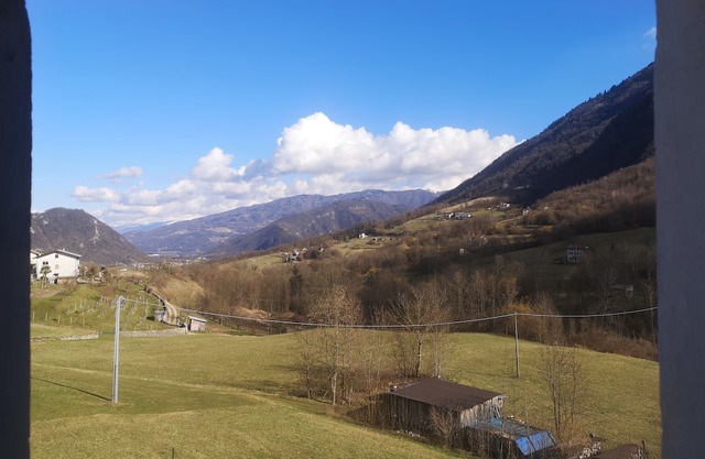 Vacation home in Tomo with beautiful views of the countryside, 2 km from Feltre.