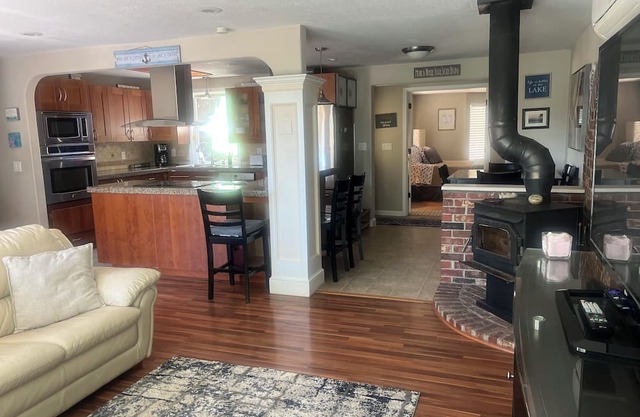 Adorable 3-bedroom Island Home in Bonney Lake