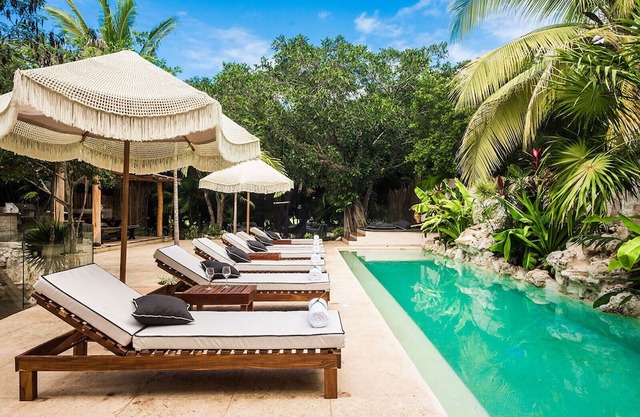 Casa Cenote: Spacious 5-Bedroom Villa w/Chef in Puerto Aventuras, Near the Beach