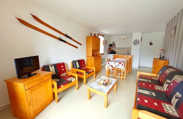 Bright 2-room apartment with loggia in Les Rousses