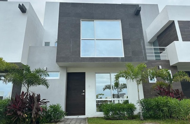 Casa Dream Diamante Acapulco C4B, with private beach club.