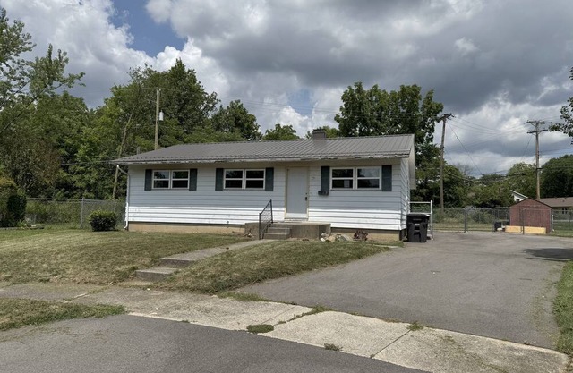 3 bedroom house with full basement on culdesac in Northcrest Fort Wayne