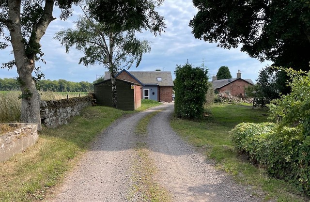 Charming modernised country cottage retreat near woodland walk and coast