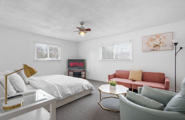 Cozy 2-bedroom house in Rockville