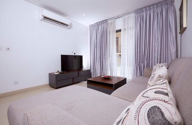 Chic 1-bedroom apartment in marvelous Accra with fitness room, AC