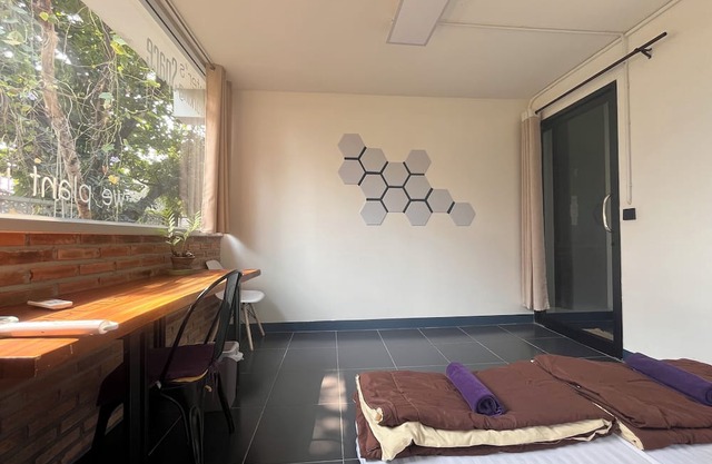 Sunny Bedroom with AC in Prime Location - Peaceful Stay in Modern Thai House