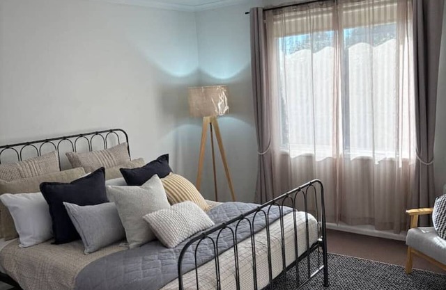 New Property Special-100m Highton Village - $150/n