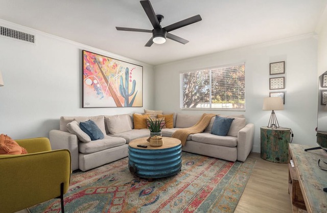 Spacious 5-bedroom house in wonderful Gilbert with AC