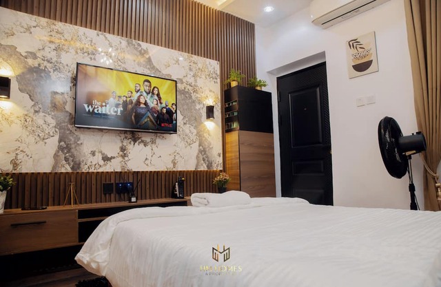 Minimalist Akoka Studio Near Unilag