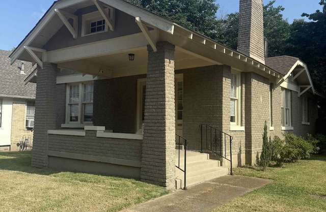 Central Gardens Bungalow: Long Term Stays Welcome!