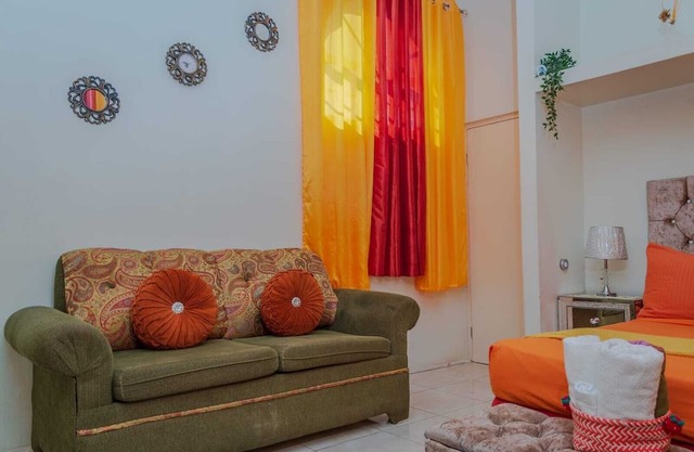 4-bedroom villa in peaceful Portmore with AC