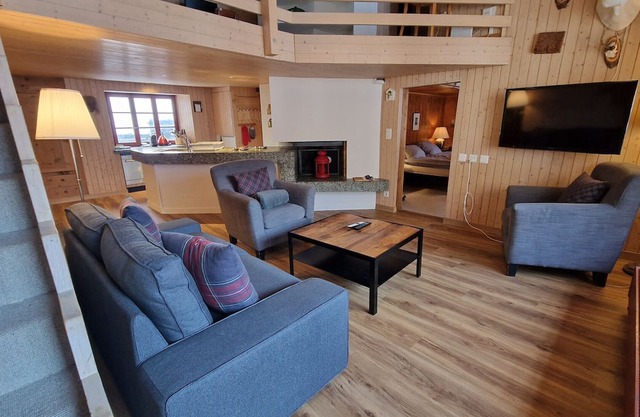 Charming duplex flat in the old Valais style house Hannig