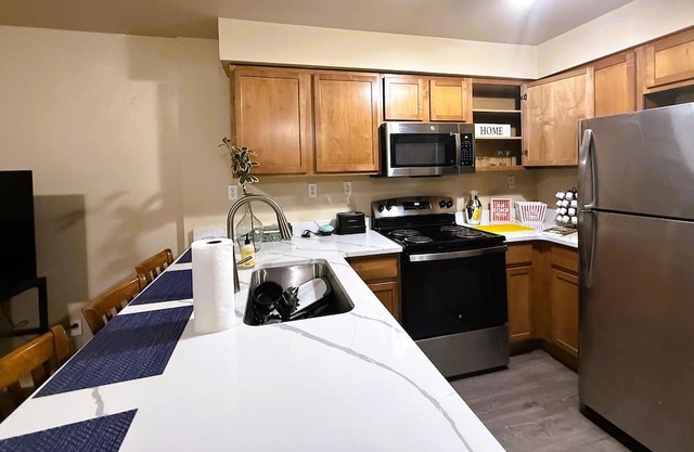 * NEW * 4BR Retreat | Heart of Campus w/Parking