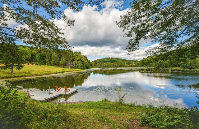 Petting Zoo Barn & Pond Access: New Albany Retreat
