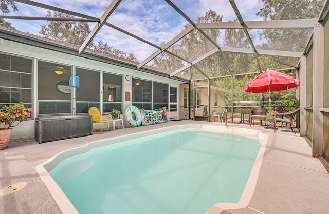 Dog-Friendly Home, Lake Henderson Across Street!