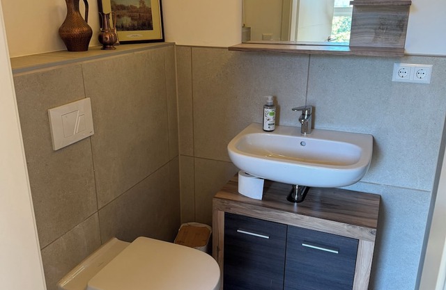 Modern and cozy with mountain views - perfect for groups, families and workations!