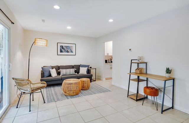 Charming Dulles Oasis 3bed/2.5ba/IAD Family/pet friendly