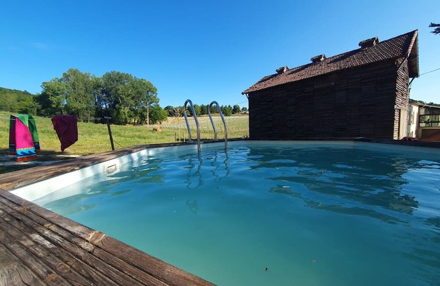 Ferme de la Felicità with Pool near Lauzerte