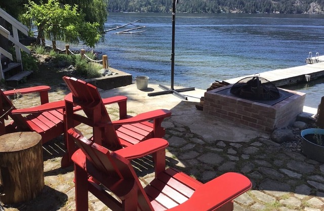 Lake Front Property on Christina Lake