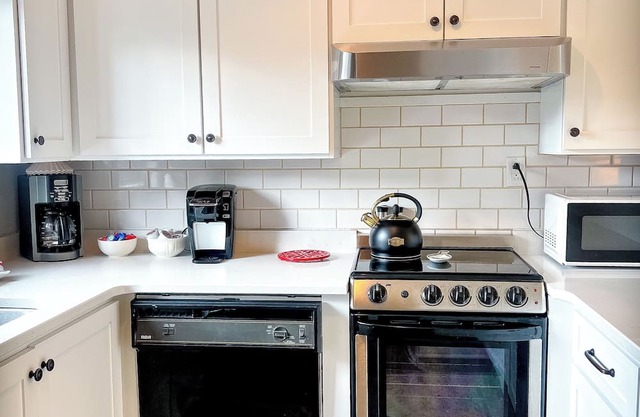 Cozy 2 Bed 2-Bath ~ Sleeps 9 ~ Walk to Pinehurst Resort ~ Deck ~ Fast Wifi