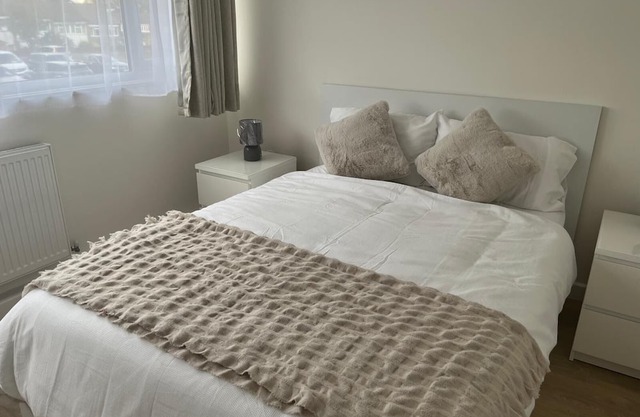 Your perfect Croydon base- Newly renovated, Ultra convenient 2 bedroom house