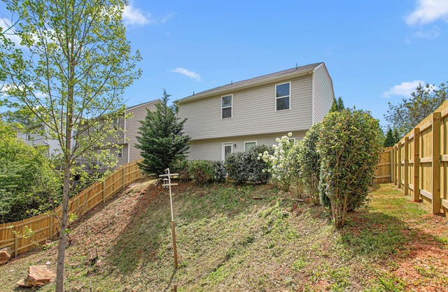 Quiet Suburban Stay w/Parking