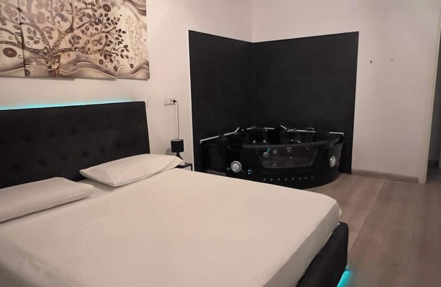 Whirlpool Room