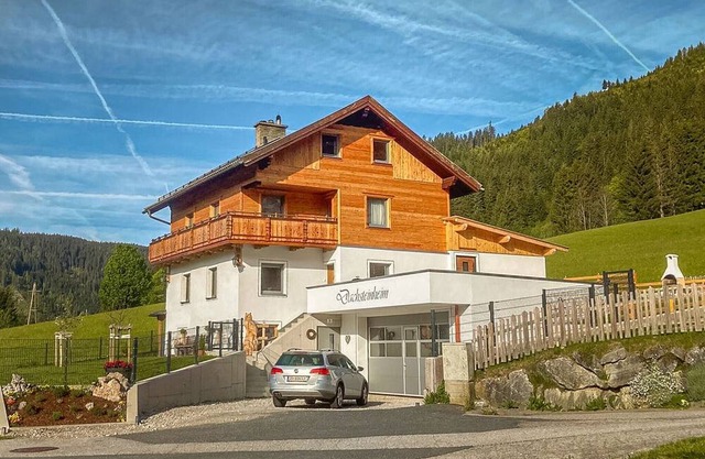 Chalet in Filzmoos with Sauna & Mountain Views
