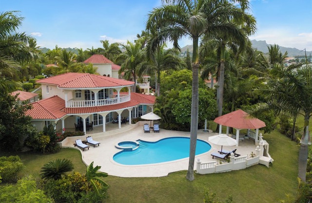 Luxurious 6-bdrm at The Crown Villas are the ultimate in luxury and exclusivity