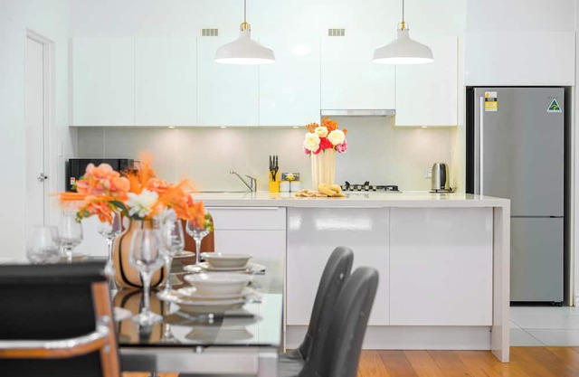 Charming 2-bedroom apartment in Redfern with Pool & Gym