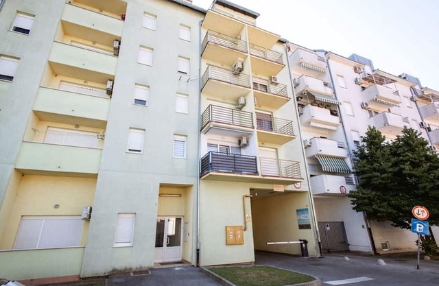 Stylish Apartments with Osijek - Standard Studio