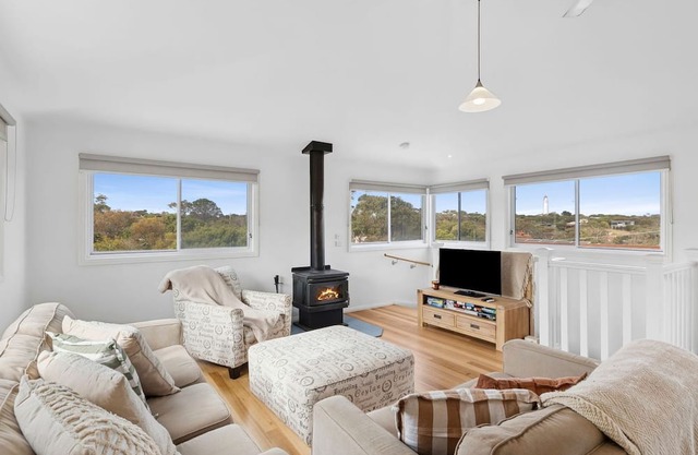 Lighthouse Views - Coastal escape with stunning lighthouse views