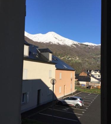 Appartement spacieux 3 chambres avec balcon et parking privé
