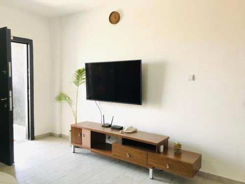 5 STAR LUXURIOUS APARTMENT