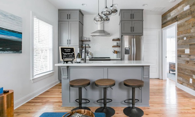 Inman Park Cabin | Inman Park Cottage, Walk to Restaurants