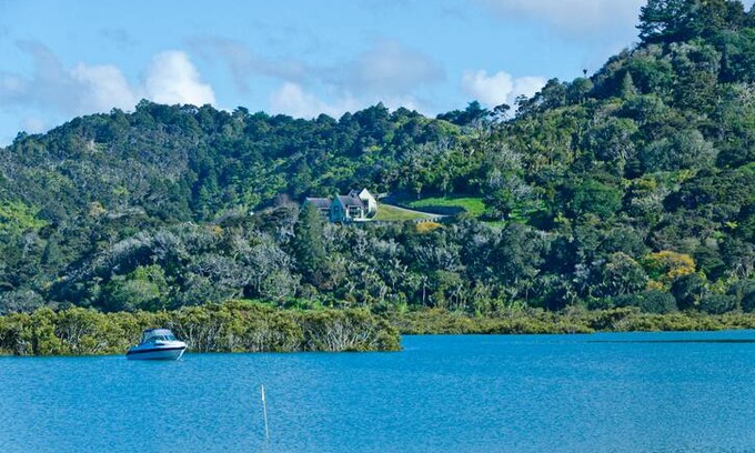 Mahurangi West House | Waiwera Retreat - House Only (15 acres)
