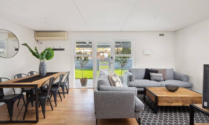 Cowes House | Beach Walk Cottage