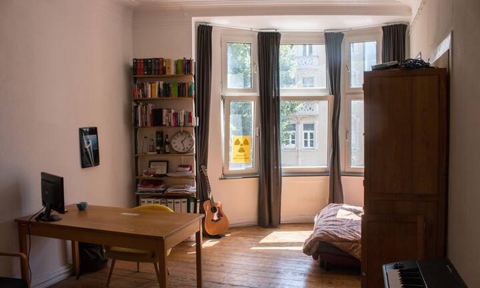 Aachen Apartment | Helles gemütliches Zimmer in Altbauwohnung