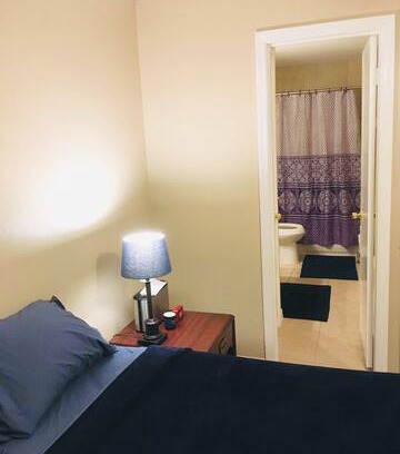 Metro West Apartment | Orlando , near Universal Studios Private bathroom!