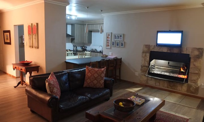 Ceres House | Beautiful family home next to river